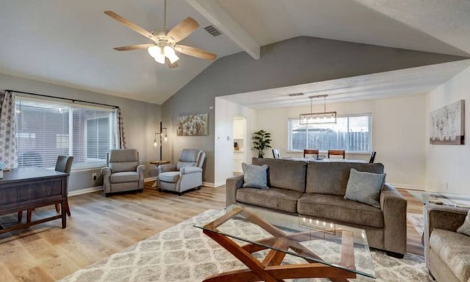 Heritage Park Casa | Peaceful Hideaway with 3 queens