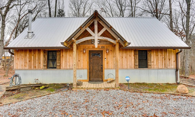 Rising Fawn Cabina | Peaceful Hiker's Hideaway w/ Deck on 1 Acre!