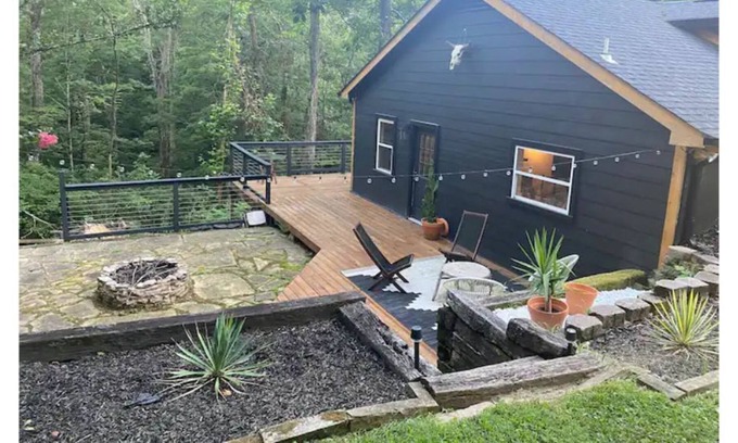 Pegram Casa | Peaceful Hillside Home Retreat *20 MIN TO NASH