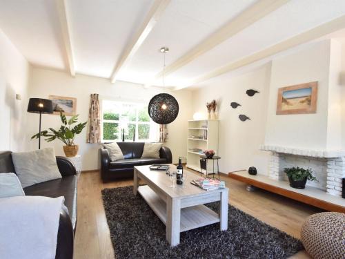 Zonnemaire Casa | Peaceful Holiday Home with Garden