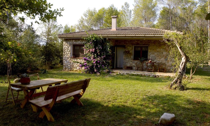 Crespia Casa | casa de vacaciones tranquila, sin ruido ni vecinos ruidosos. Piscina privada .