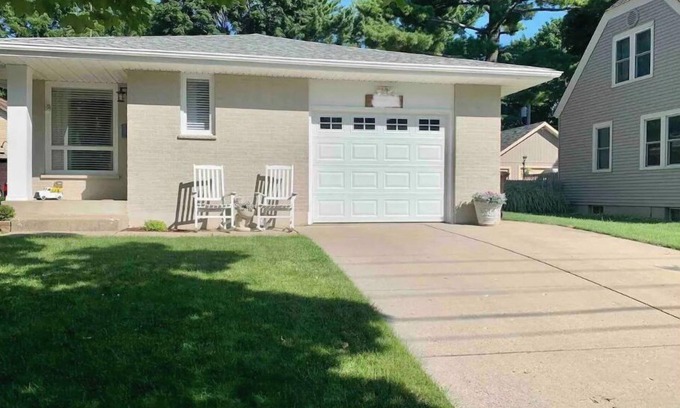Crystal Lake Casa | Peaceful Home w/ private backyard