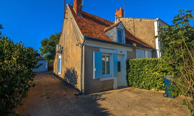 Chateauroux Cabaña | Casa tranquila en Châteauroux con jardín y estacionamiento privado