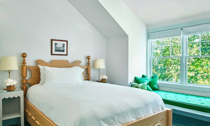 Shelter Island Heights Casa | Peaceful Island Stay with Spa, Tennis Court, Seasonal Heated Pool & Watersports