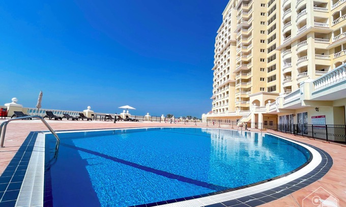 Al Hamra Village Apartamento | Peaceful Lagoon View l 1BR in RAK With Balcony