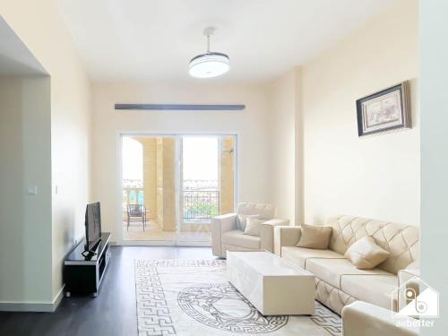 Al Hamra Village Apartamento | Peaceful Lagoon View l 1BR in RAK with Balcony
