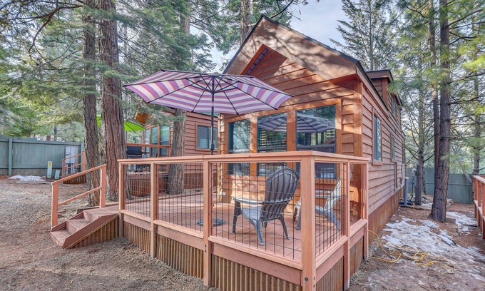 Lake Almanor Peninsula Cabina | Peaceful Lake Almanor Hideaway, Fish, Hunt + Hike!