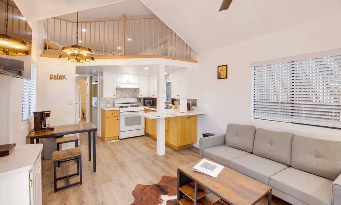 Lake Almanor Peninsula Cabina | Peaceful Lake Almanor Cabin: Fish, Hunt + Hike!