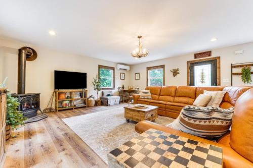 Lake George Casa | Peaceful Lake George Getaway - 3 Mi to Beach!