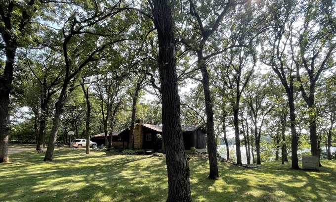 Windom Casa | Peaceful lake home on 2 acres, newly updated