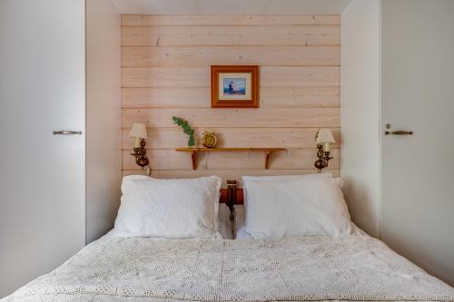 Rovaniemi Apartamento | Peaceful Lake Norvajärvi Cottage Hosted by Hygge Host