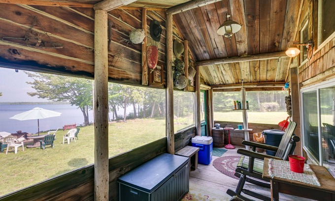 Island Falls Cabina | Peaceful Lakefront Cabin Getaway: Dock, Fire Pit!