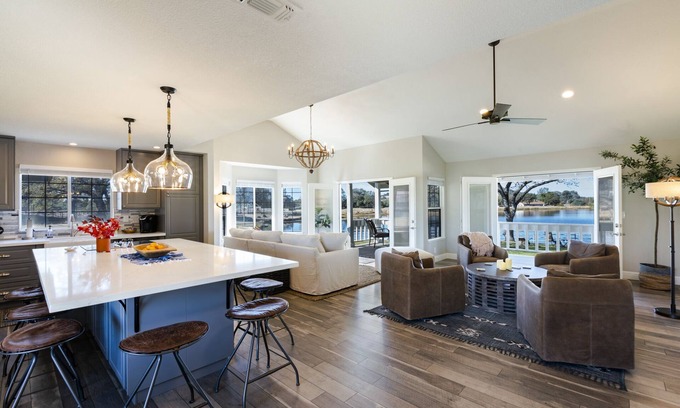 Placerville Casa | Peaceful Lakehouse on Spectacular Vineyard Estate