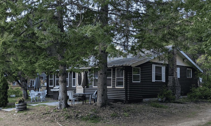 Cloyne Cabaña | Casa de campo en el camping familiar Bon Echo