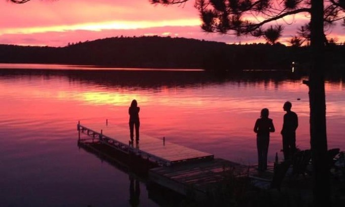 Dwight Casa | Peaceful lakeside cottage great for a staycation.