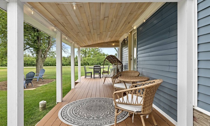 Como Casa | Peaceful Lakeside Retreat. Dog Friendly!