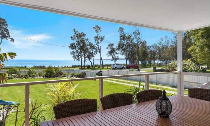 Killarney Vale Casa | Peaceful Lakeviews retreat, great beaches at your doorstep, and endless walks