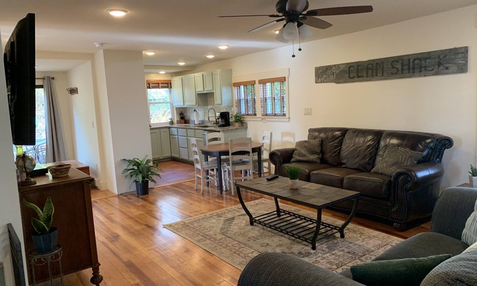 Nuangola Cabaña | Peaceful Lakeview Cottage near Ski Resorts