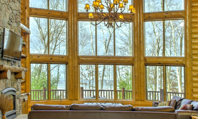 Mauston Casa | Casa multimillonaria de 9,500 pies cuadrados en Castle Rock Lake, cerca de Wis Dells