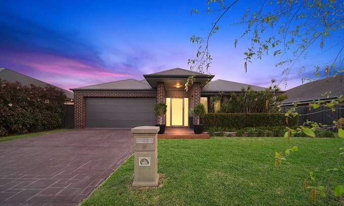 Fern Bay Casa | Peaceful Location With Cheerful 4-bedroom Home