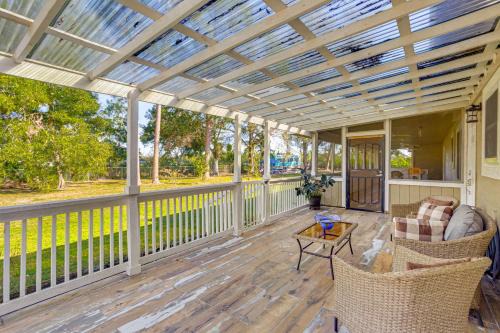 Hunt Club Apartamento | Peaceful Loxahatchee Apartment with Covered Porch