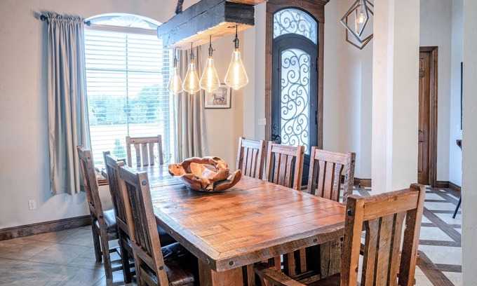 Pottawatomie County Casa | Peaceful Luxurious Ranch Family Reunion