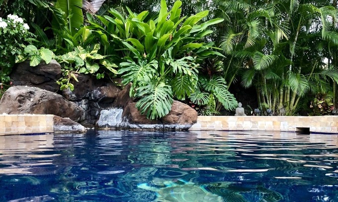 'Aina Haina Casa | Pacífica casa de lujo con piscina, jacuzzi y abundantes servicios. Cerca de las playas.