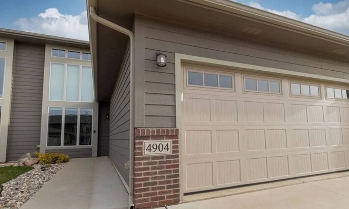 Sioux Falls Condominio | Peaceful Luxury in a 3 bedroom, 2.5 bath home. Feels like home!