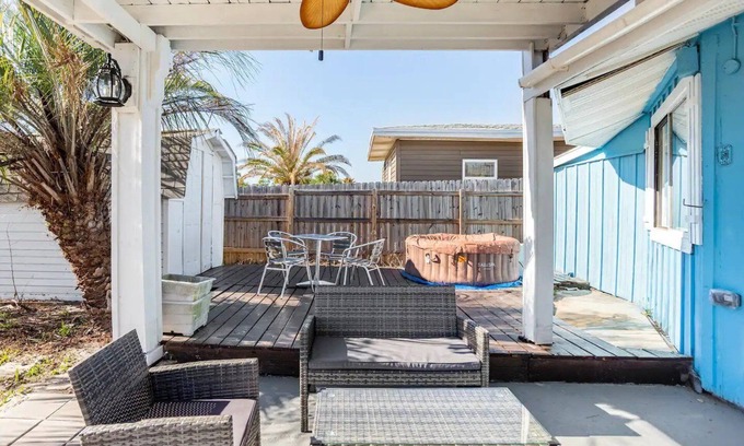 Thomas Drive Casa | Peaceful Lydia Hide-O-Way - Unwind Near Beach, Breakfast, Spa & Go-Karts!