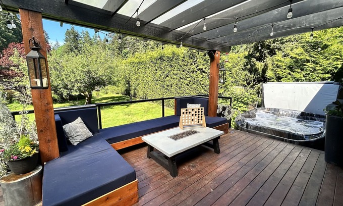 Victoria Casa | Peaceful Modern 3BR w/ HOT TUB