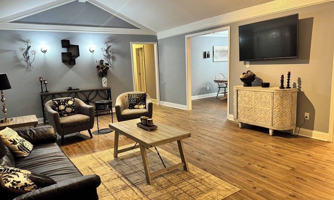Monroe Casa | Peaceful Modern Country Home with all amenities