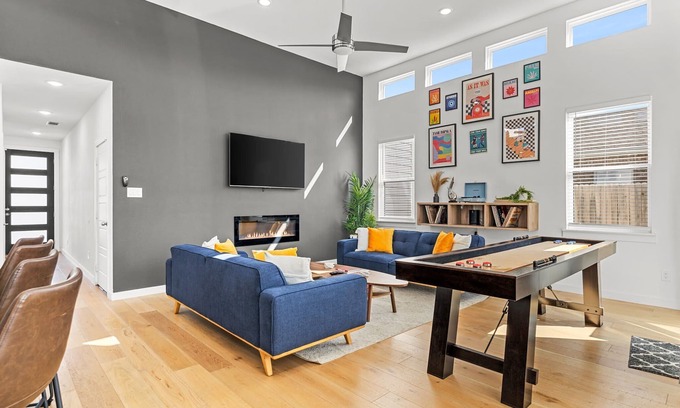 West Dallas Casa | Peaceful Modern Home, Close to Downtown Energy