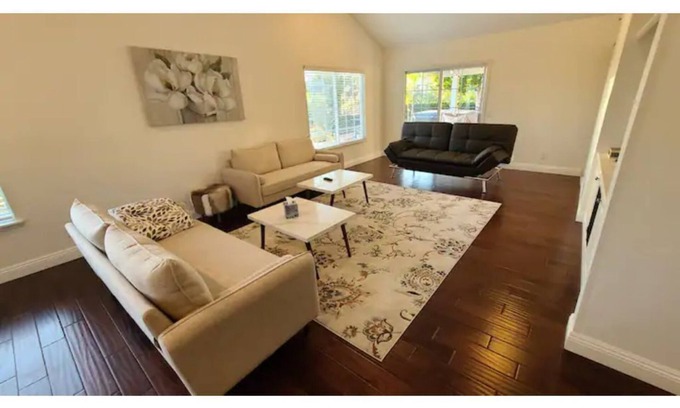 Mission Viejo Casa | Peaceful modern renovated house with hot tub