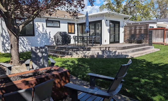 Sonoma Cabaña | Escapada de lujo, moderna y totalmente renovada de Sonoma - Piscina, fácil paseo / bicicleta a la Plaza