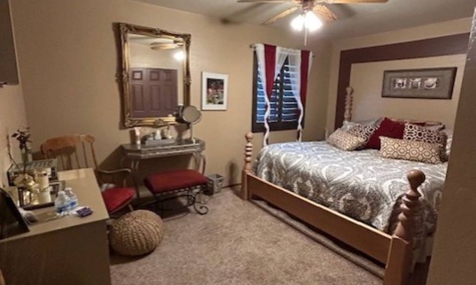 Dewey-Humboldt Casa | Peaceful mountain retreat-Private room King bed & bath in hallway in my home