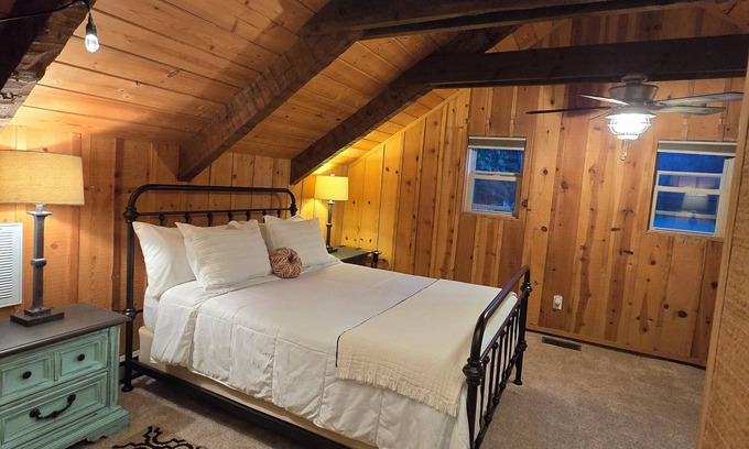 Zionville Cabina | Peaceful Mountain Cabin over 4,600 ft elevation