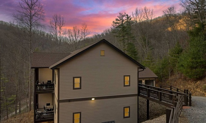 Sylva Casa | Peaceful Mountain Escape | Decks, Views, & Privacy