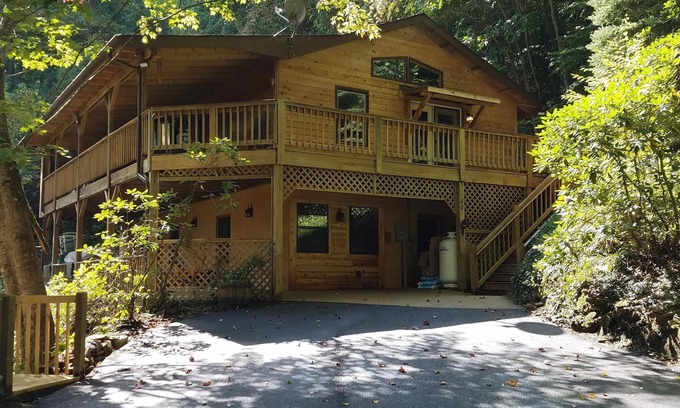 Cataloochee Ranch Casa | Escapada pacífica a la montaña en The Rusty Elk Retreat
