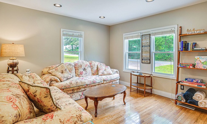 Murray Casa | Peaceful Murray Home ~ 8 Mi to Kentucky Lake!