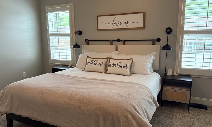 Winchester Casa | Peaceful neighborhood showcasing, 3-bed house in amazing Winchester private pool