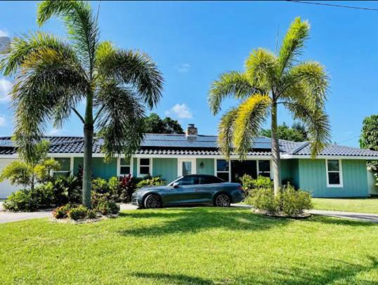 Lake Worth Casa | Peaceful oasis ready for you