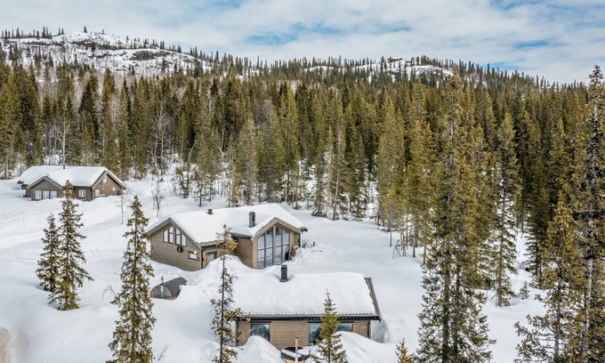 Oystre Slidre Cabina | Peaceful Oasis With Panoramic Views & Sauna in Beitostølen