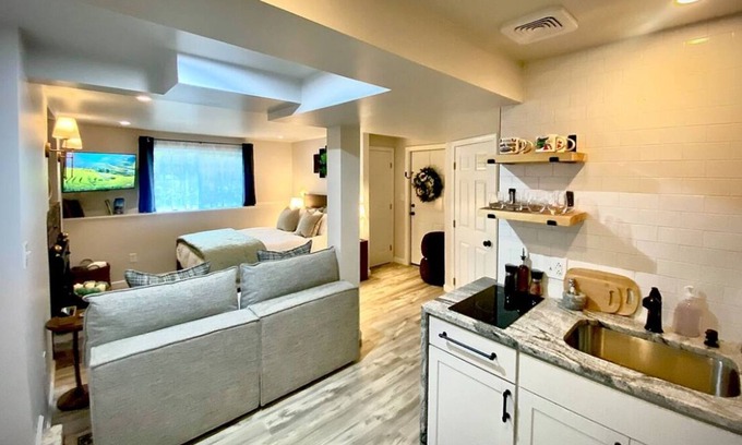 Hanson Apartamento | Peaceful Pines Haven~ cozy studio near the ponds