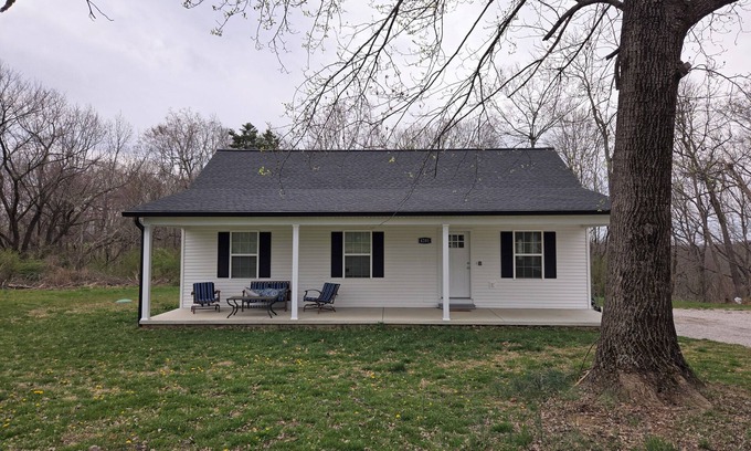 Cave City Casa | Peaceful private 3 BR new home near Mammoth Cave.