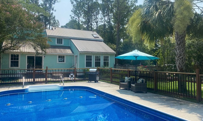 Myrtle Grove Casa | Peaceful private pool home dog friendly sleeps 8. large private lot fully fenced