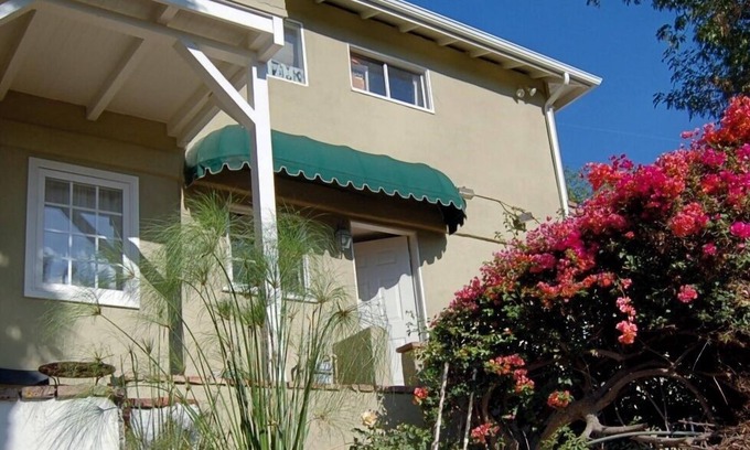 Sherman Oaks Apartamento | Tranquilo, privado y seguro Pensión / Apt En Sherman Oaks colinas.