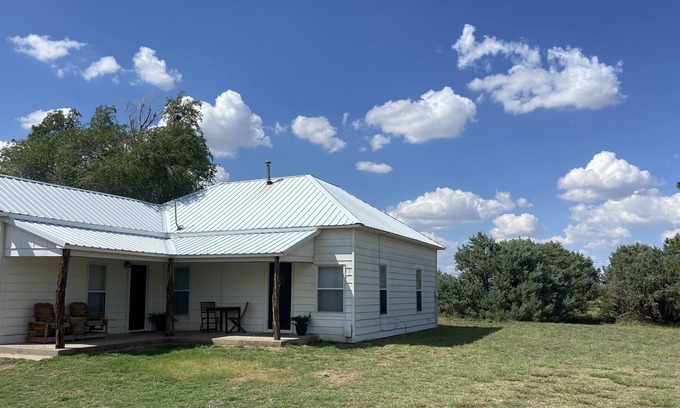 Wheeler Cabaña | Peaceful & Quiet Farmhouse