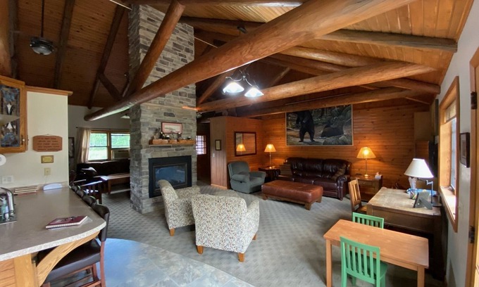 Bowler Cabina | Peaceful, Quiet Retreat in the North Woods