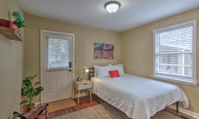 Midtown Apartamento | Peaceful Retreat in Gated Midtown Community