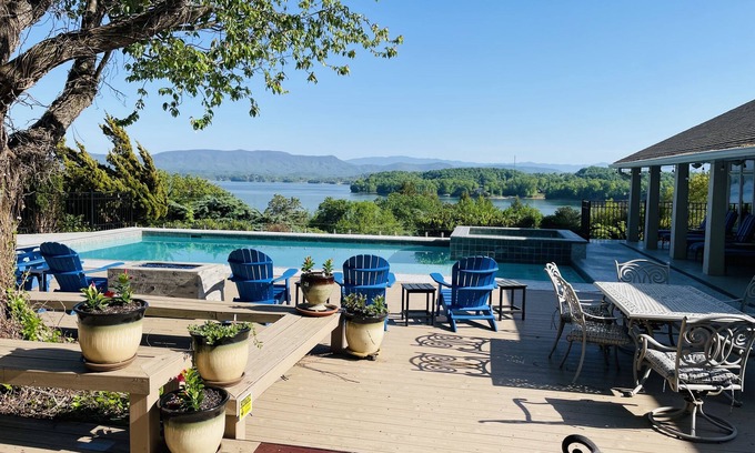 Dandridge Casa | Peaceful Retreat - Lake & Mountain Views - Private Pool